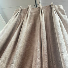 Load image into Gallery viewer, Beige velvet self pattern, pinch pleats, lined &amp; I/L 3484b
