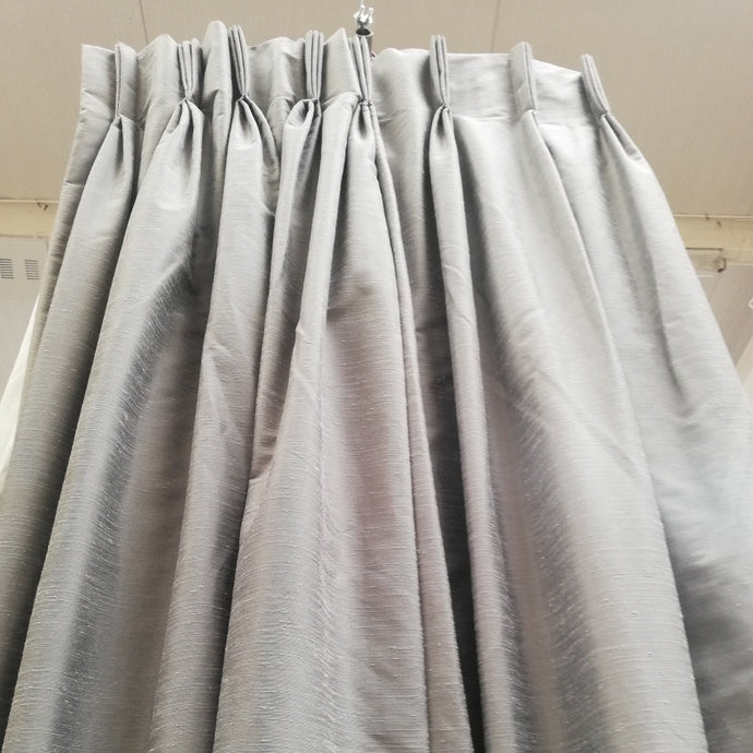 Pale grey silk, B/O lined, 3571