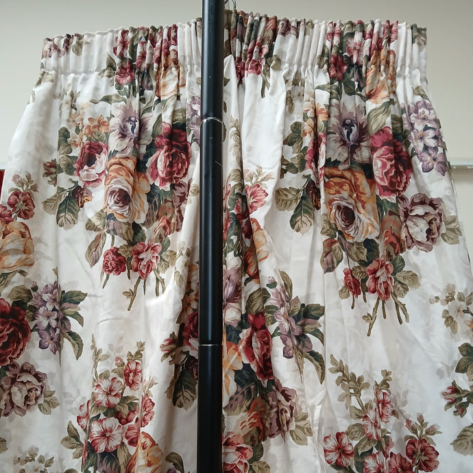 Cream with large red florals, lined, 3587c