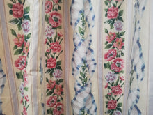 Load image into Gallery viewer, Cream glazed cotton with pink flowers &amp; blue trellis. lined &amp; I/L 3551a
