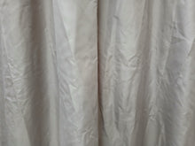 Load image into Gallery viewer, Villa Nova Twilight Seal, plain pale grey, B/O lined, 3590a
