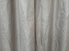Load image into Gallery viewer, Villa Nova Twilight Seal, plain pale grey, B/O lined, 3590b
