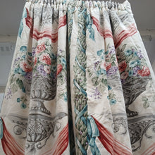 Load image into Gallery viewer, Arcadia, baskets of flowers in reds &amp; blues, lined &amp; I/L, 3603b
