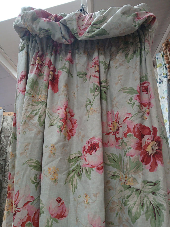 Pale green background with pink & red florals, lined & I/L, 3632f