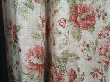 Load image into Gallery viewer, Beige b/g with red roses, lined, 3636a
