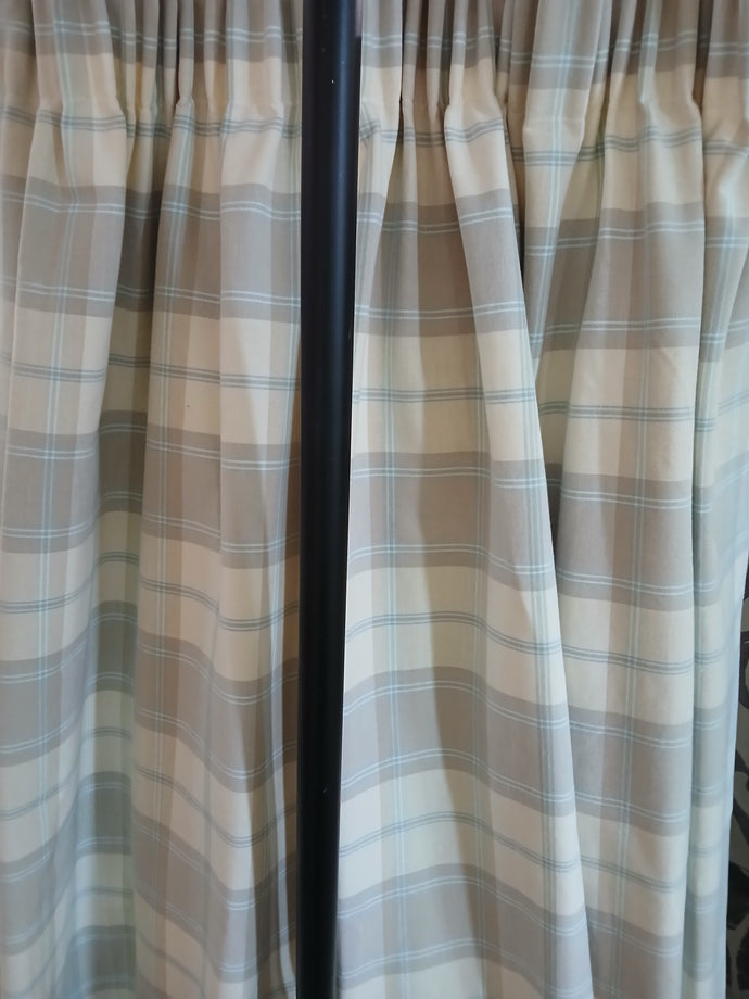 Cream & blue check, lined, 3665h
