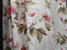 Load image into Gallery viewer, Cream b/g with pink &amp; white roses, B/O lined, 3684c
