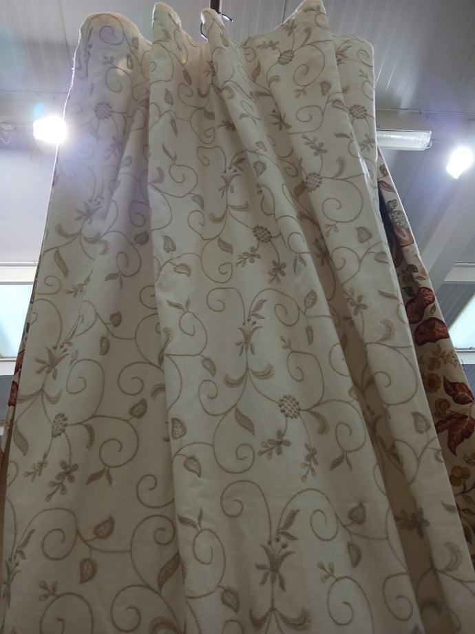 Cream with embroidered leaves, lined, 3686a