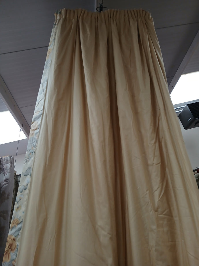 Yellow with yellow floral leading edge, lined & I/L, 3710a