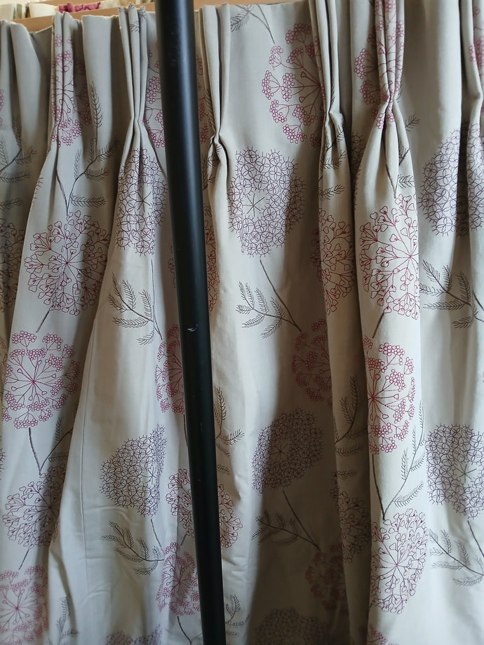 Beige b/g with red & purple seed heads, lined & I/L, 3718b