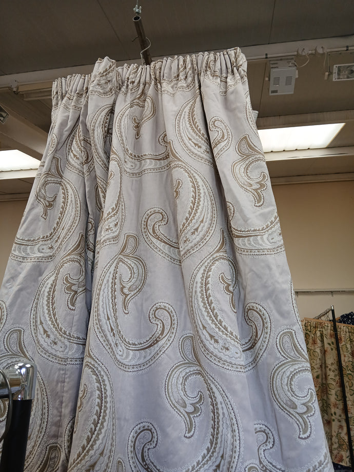 Pale lilac background with beige Paisley design, lined, 3744
