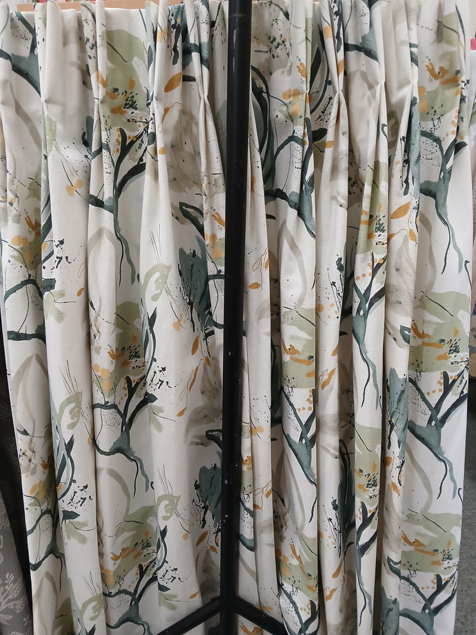 Villa Nova Artesian Eden, cream with blues, greens and yellows, lined, 3750b