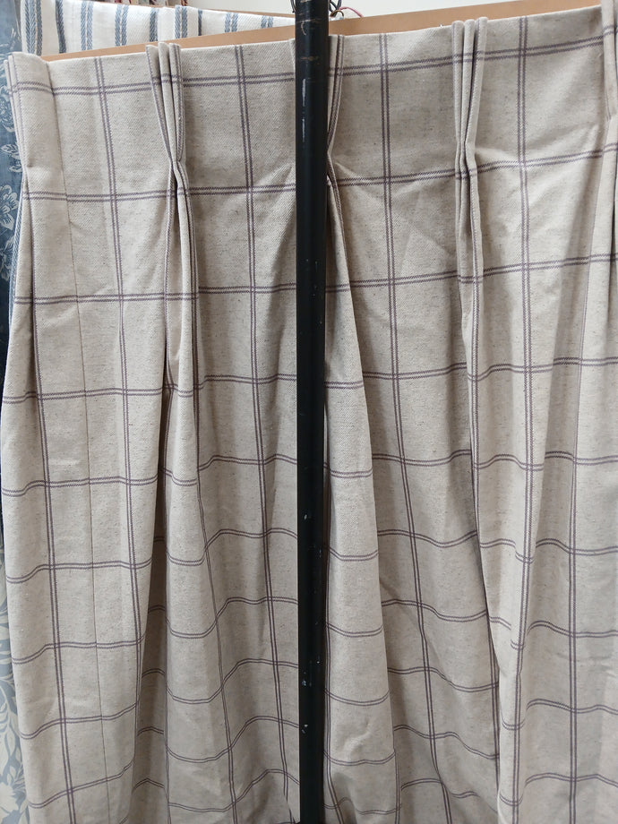 Beige with mauve check, lined, 3766b