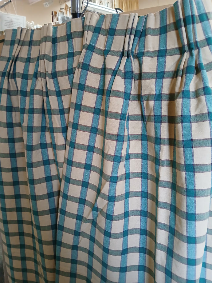 Green & cream check, lined, 3722f