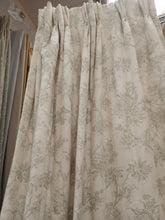 Load image into Gallery viewer, Cream with light green florals, lined &amp; I/L, 3774d

