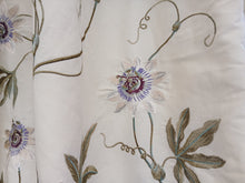 Load image into Gallery viewer, Colefax &amp; Fowler, &quot;Passion Flower&quot;, lined &amp; I/L, 3789a
