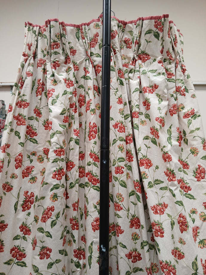 Cream b/g with small red florals, lined, 3801a