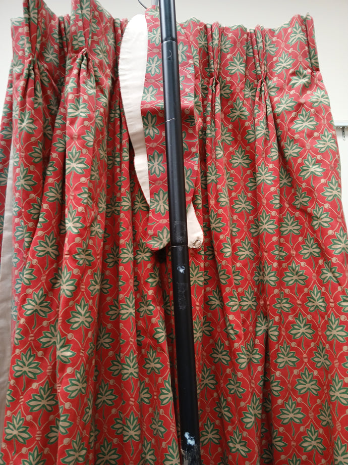 Dark red b/g with green leak design, lined, 3804c