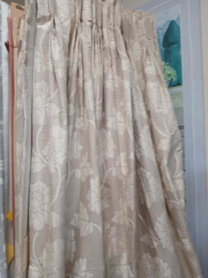 Beige & cream florals, lined, 3811