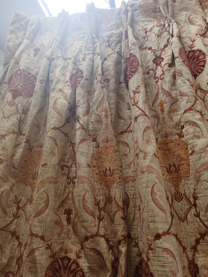 Gold with red & gold design, lined & I/L, 3816