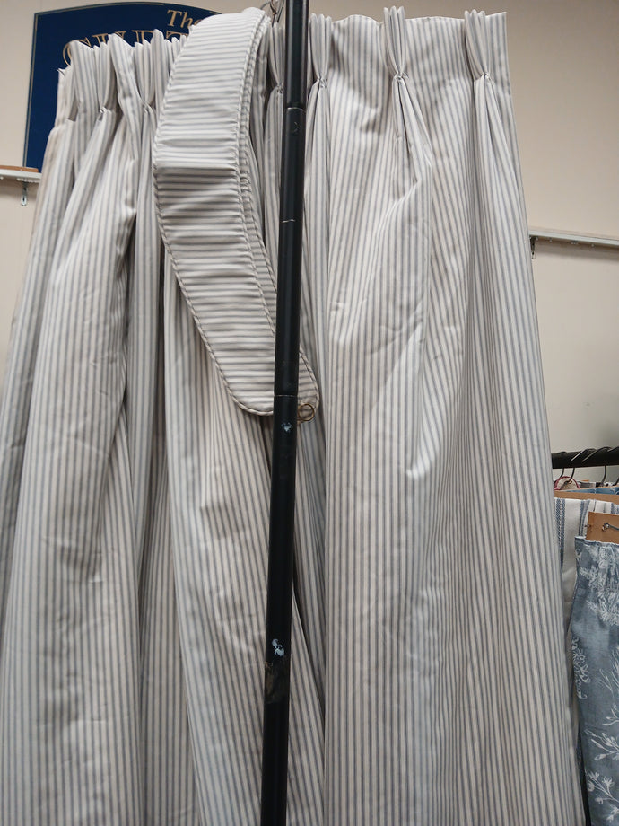 White & grey ticking stripe,, B/O lined & I/L, 3819a