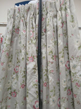 Load image into Gallery viewer, Pale green with pink florals, lined &amp; I/L, 3832
