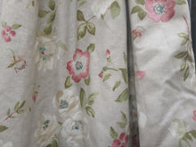 Load image into Gallery viewer, Pale green with pink florals, lined &amp; I/L, 3832
