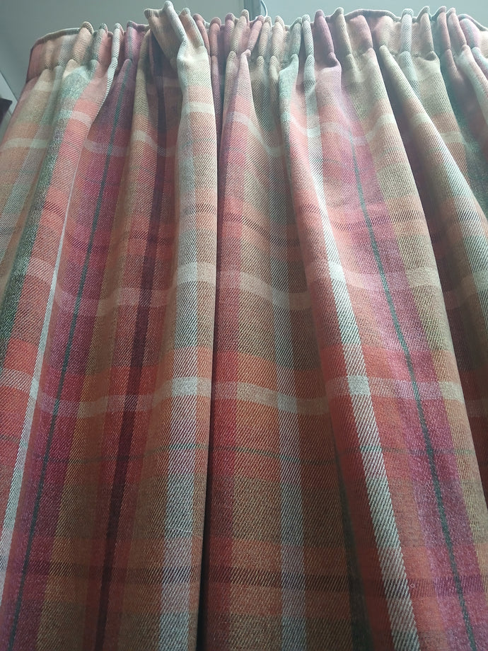 Check in reds, greens & oranges, lined, 3833b