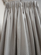 Load image into Gallery viewer, Grey with small diamond design, B/O lined, 3846a

