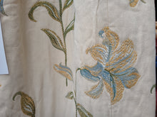 Load image into Gallery viewer, Cream with yellow &amp; blue floral pattern, lined &amp; I/L, SINGLE, 3852b
