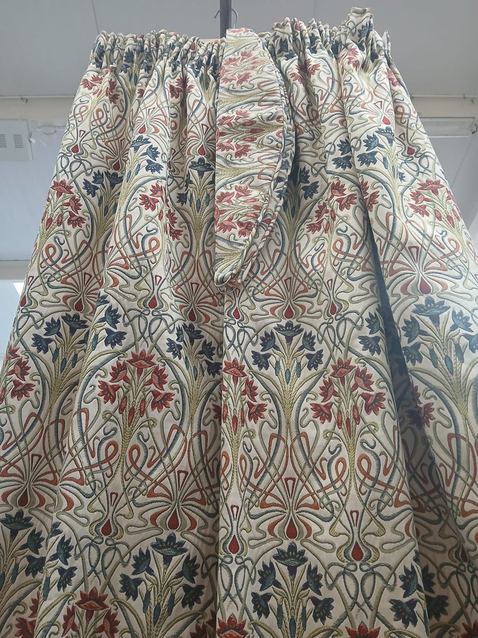 Cream b/g with terracotta and green design, lined, 3863a