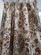 Load image into Gallery viewer, Morris &amp; Co, Kelmscott tree, birds and flowers, Lined &amp; I/L, 3884
