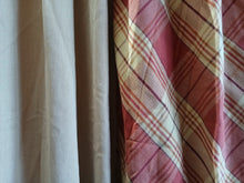 Load image into Gallery viewer, Herringbone beige with wide border in red check, lined, 3892d
