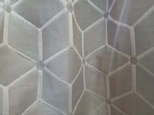 Load image into Gallery viewer, Pale grey with geometric design, B/O lined, 3900c
