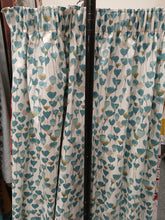 Load image into Gallery viewer, Romo "Tulipa", white with teal tulip design, lined, 3908a
