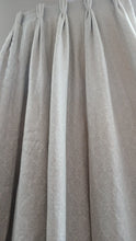 Load image into Gallery viewer, Dove grey paisley design, lined &amp; I/L, 3909f
