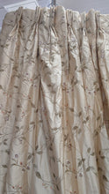 Load image into Gallery viewer, Pale gold silk with small embroidered flowers, lined &amp; I/L, 3914c
