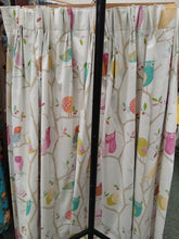 Load image into Gallery viewer, White with multi coloured birds &amp; trees, B/O lined, 3916d
