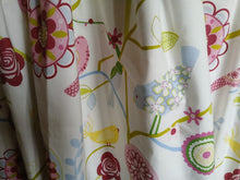 Load image into Gallery viewer, White with multi coloured birds &amp; flowers, B/O lined, 3916g

