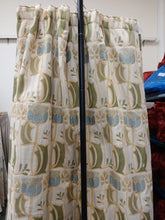 Load image into Gallery viewer, Cream b/g with green &amp; blue floral design,lined &amp; I/L, SINGLE, 3933a
