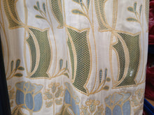Load image into Gallery viewer, Cream b/g with green &amp; blue floral design,lined &amp; I/L, SINGLE, 3933a
