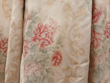 Load image into Gallery viewer, Pale yellow with red florals, lined &amp; I/L, 3839c
