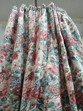 Load image into Gallery viewer, Large pink &amp; green florals,pale green leading edge, lined &amp; I/L, 3939c
