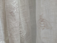 Load image into Gallery viewer, Voile with Bee motif, SINGLE 3946a
