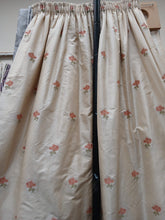 Load image into Gallery viewer, Cream silk with small peach flower design, lined &amp; I/L, 3946c
