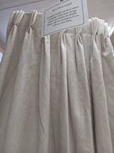 Load image into Gallery viewer, Colefax &amp; Fowler "Franklin natural", lined &amp; I/L, 3951c
