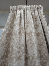 Load image into Gallery viewer, Jane Churchill "Grovehurst" cream self pattern, lined, 3952a
