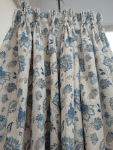 Load image into Gallery viewer, Cream b/g with blue floral design, lined &amp; I/L, 3955
