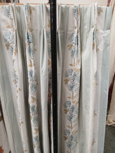 Load image into Gallery viewer, Cream &amp; Duck Egg stripe/floral, lined &amp; I/L, 3958
