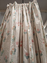 Load image into Gallery viewer, Cream b/g with pink/peach florals, lined, 3967a
